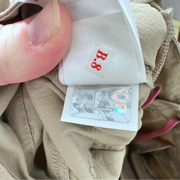 The North Face Women's Zip Off Shorts Tan Stone Hiking Outdoor Pants Size 8 - Picture 8 of 9